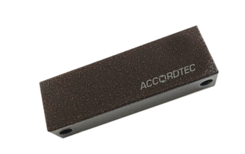 ML-300KВ с уголком AccordTec Электромагнитный влагозащищенный замок IP67, 12V DC, не более 0,47 A, усилие 300 кг